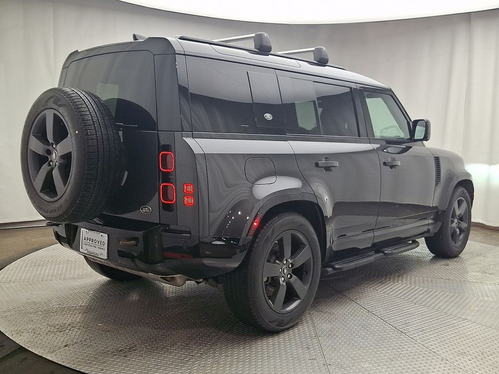 Certified Used 2022 Carpathian Grey Premium Metallic Land Rover X-Dynamic SE image 4