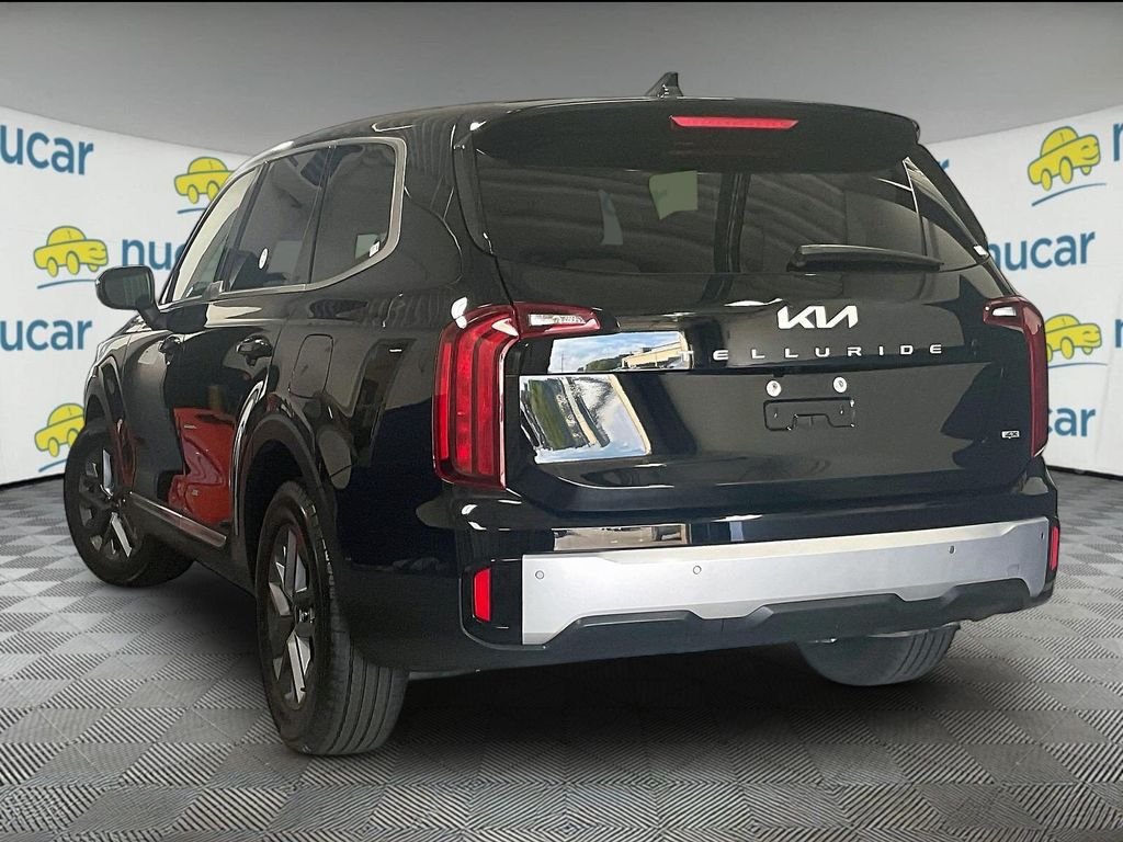 Used 2024 Black Kia LX image 4