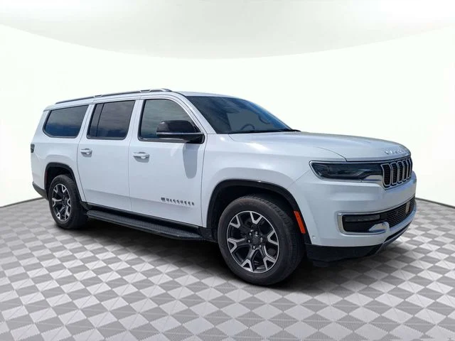 2023 Jeep Wagoneer L Series III's photo