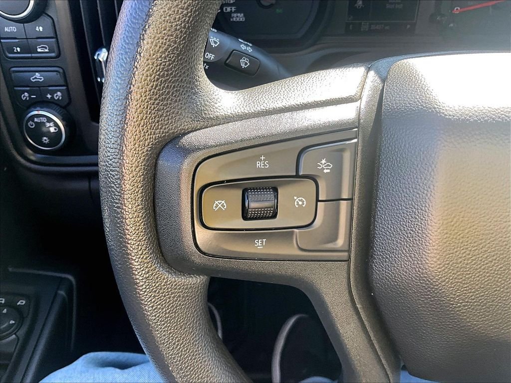 Used 2023 White Chevrolet Custom image 23