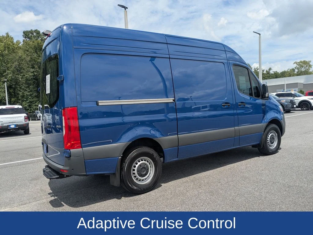 Certified Used 2026 Vanda Blue Mercedes-Benz Cargo 144 WB image 4