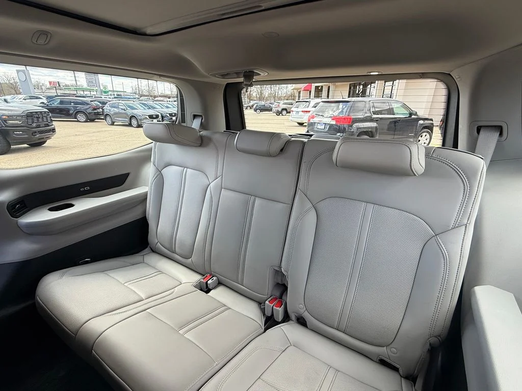 Used 2024 Black Jeep  image 31