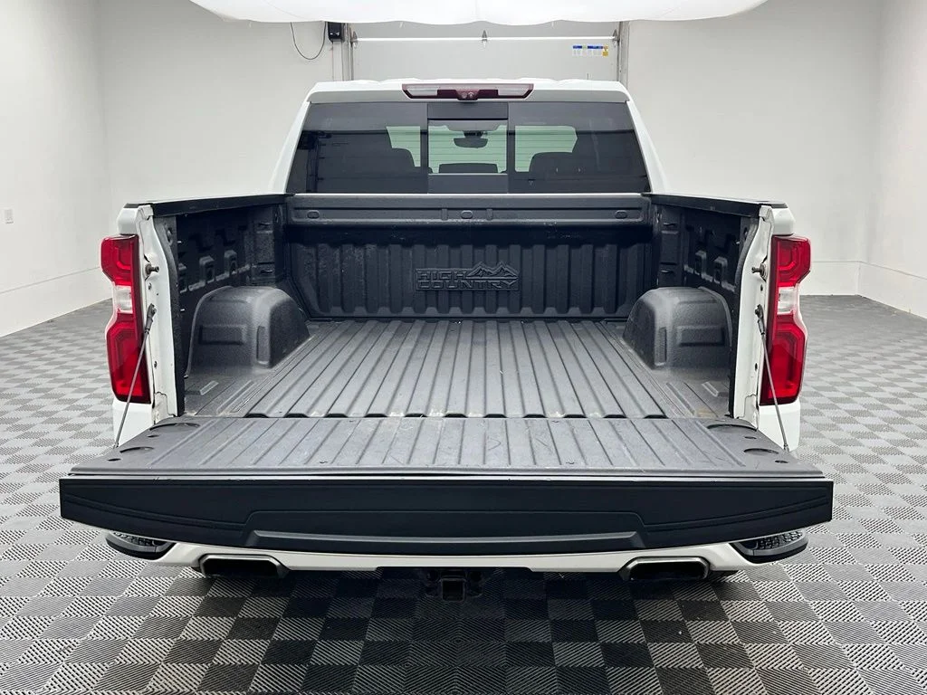 Used 2022 Beige Chevrolet High Country image 11