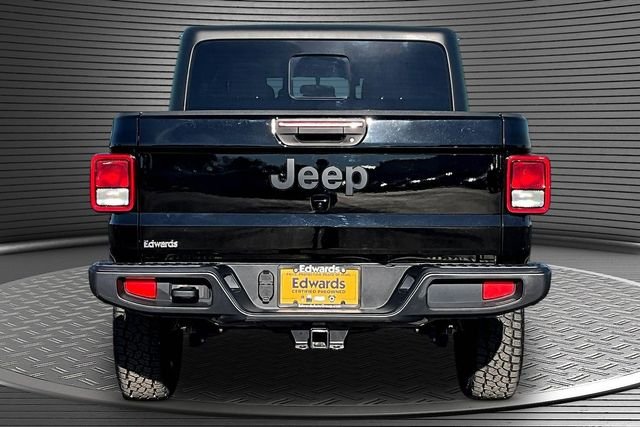 Used 2022 Black Jeep Altitude image 5
