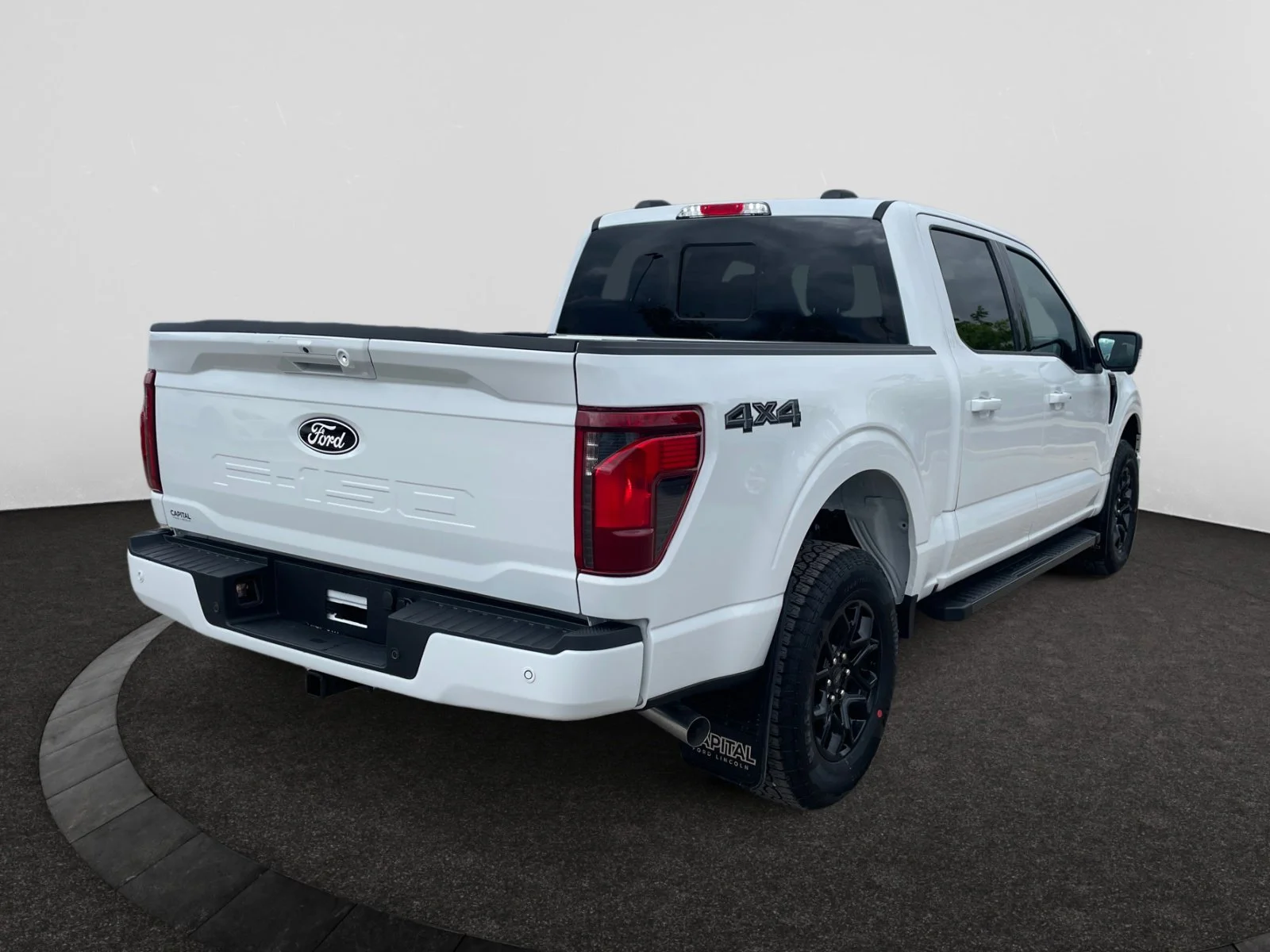 New 2026 Oxford White Ford XLT image 5