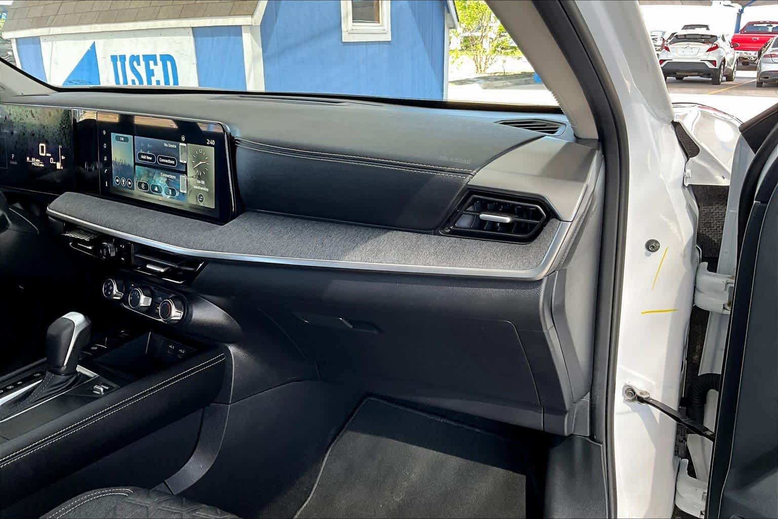 Used 2025 Aspen White Tricoat Nissan SV image 36