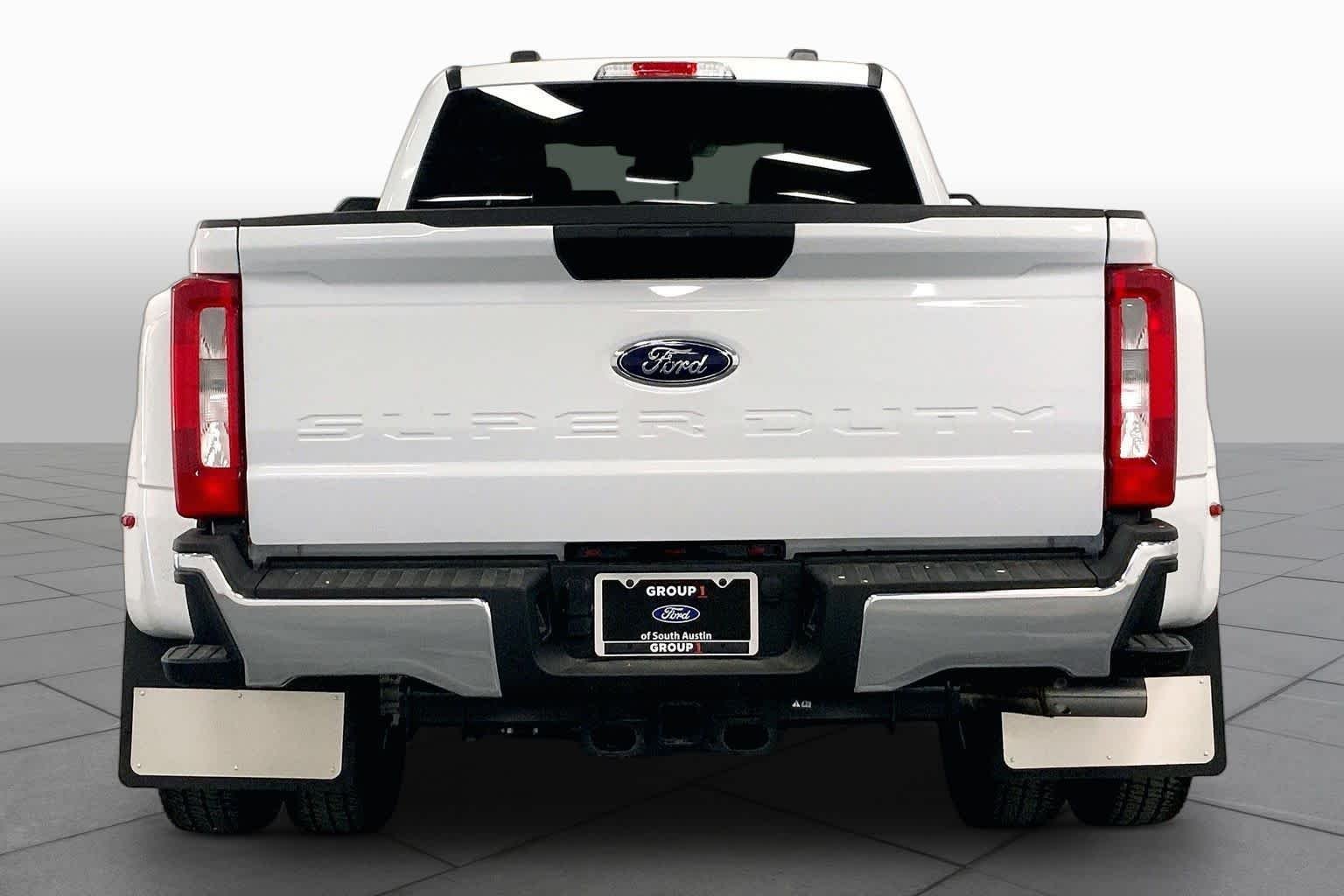 New 2026 Oxford White Ford F-350® XLT image 4