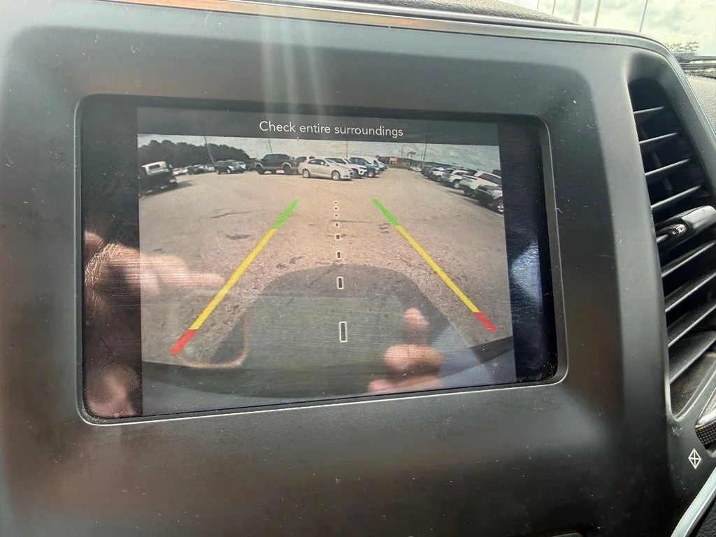 Used 2019 Silver Jeep Latitude Plus image 11