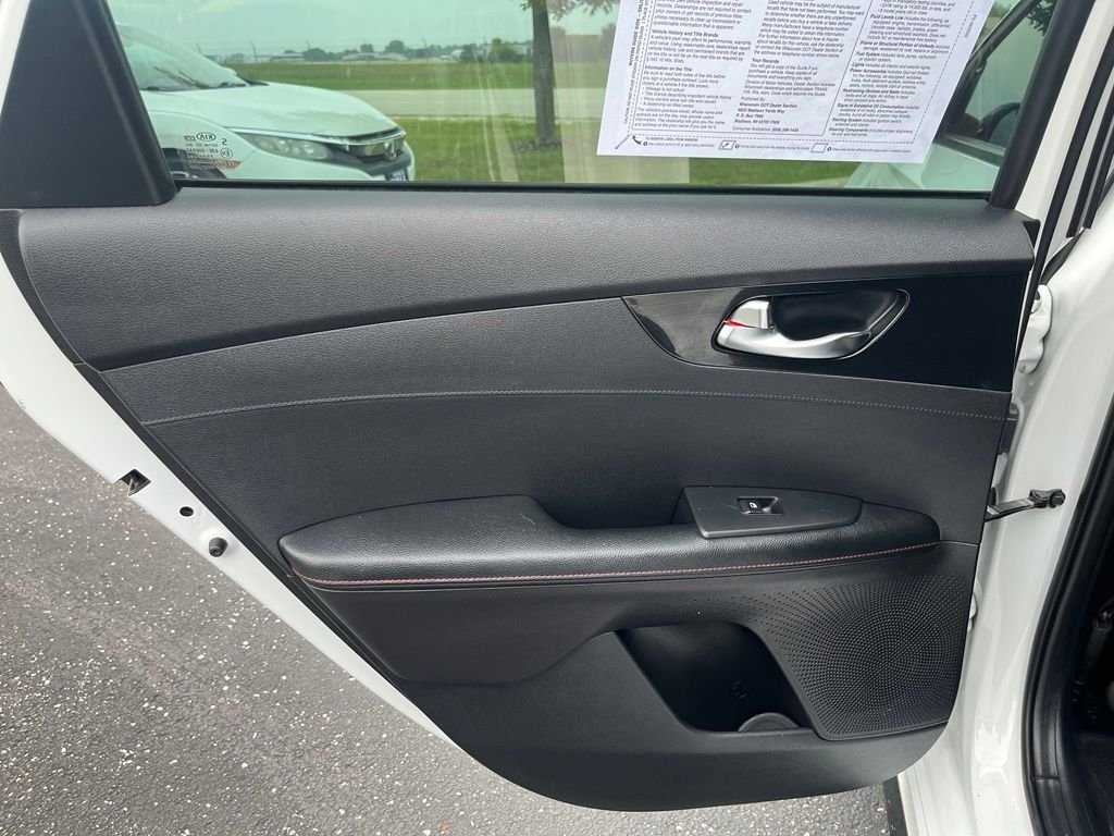Used 2021 White Kia GT image 22