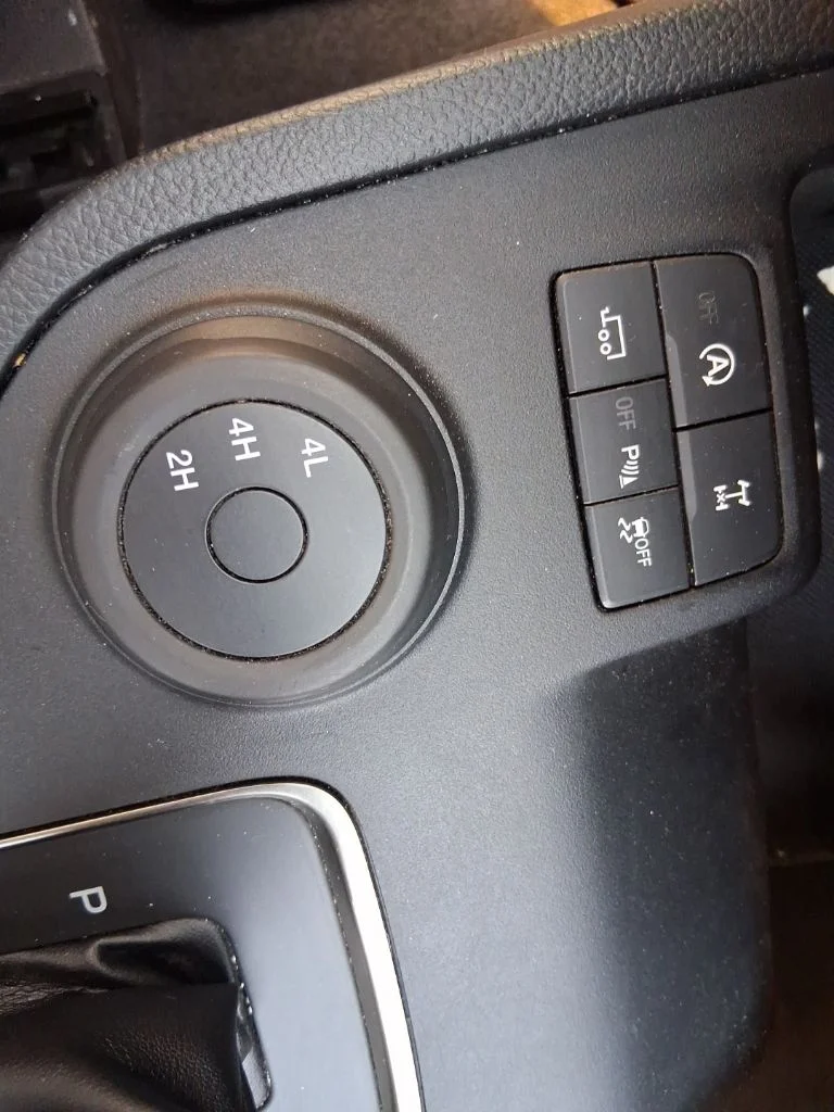 Used 2019 Orange Ford XLT image 11