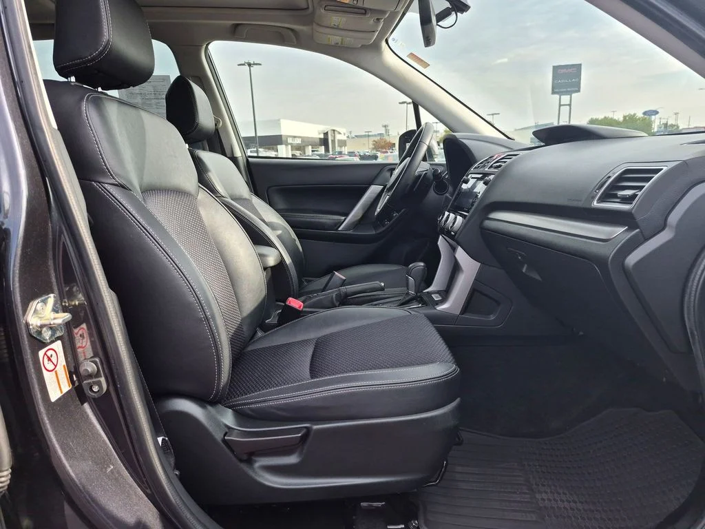 Used 2018 Dark Gray Metallic Subaru Premium image 21