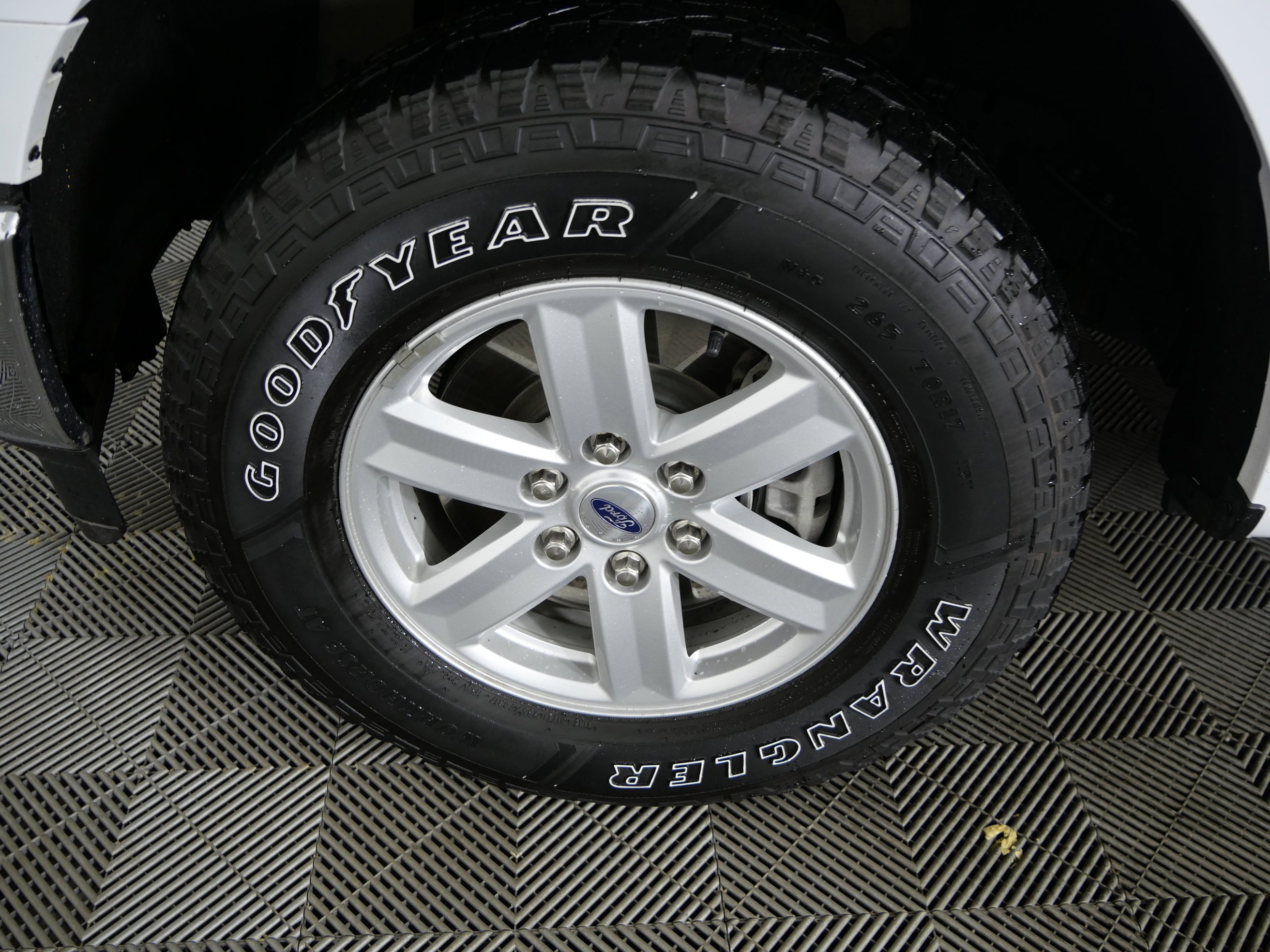 Used 2022 Oxford White Ford XLT image 16