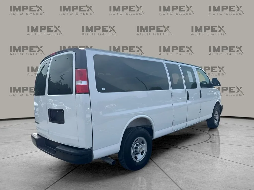 Used 2025 White Chevrolet LS image 3