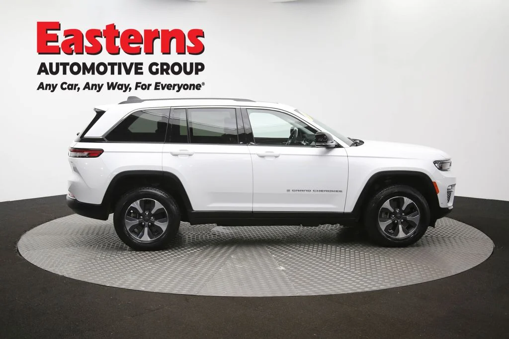 Used 2022 White Jeep 4xe image 48