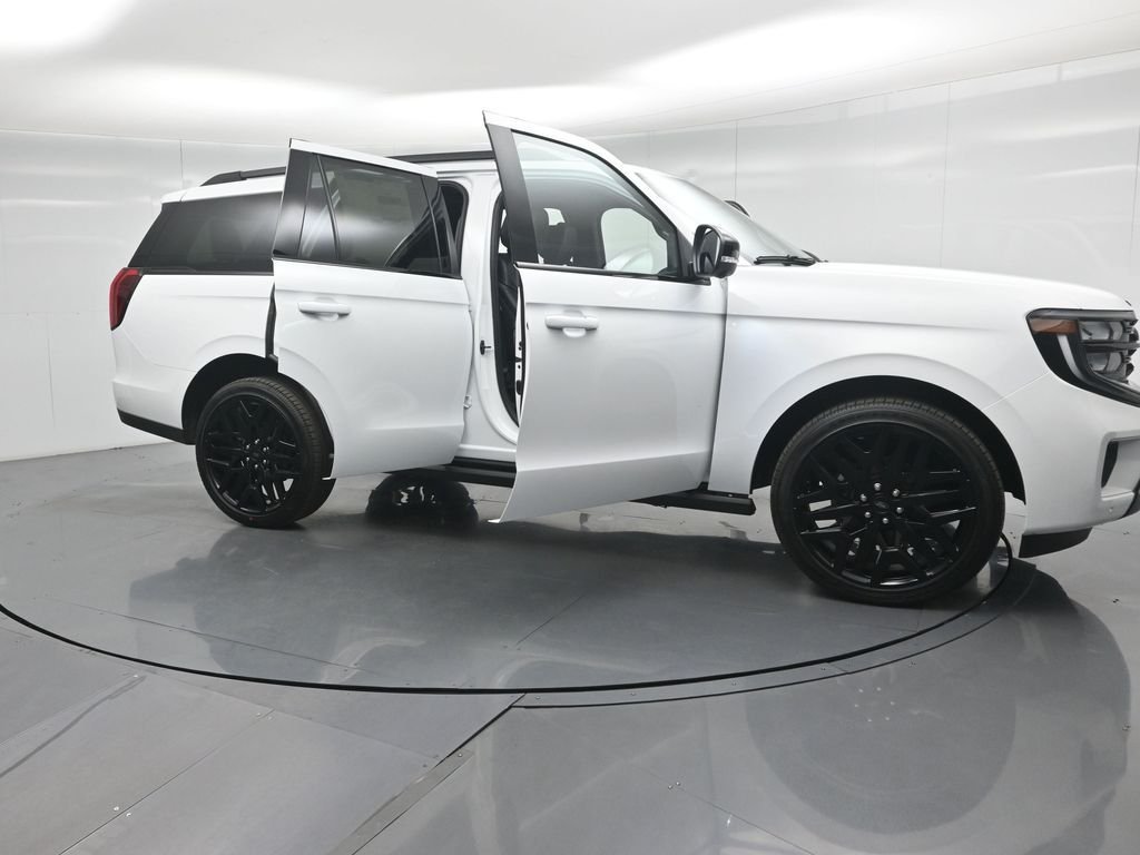New 2026 Oxford White Ford Platinum image 27