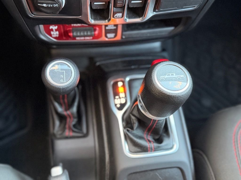 Used 2022 Hydro Blue Pearlcoat Jeep Rubicon image 18