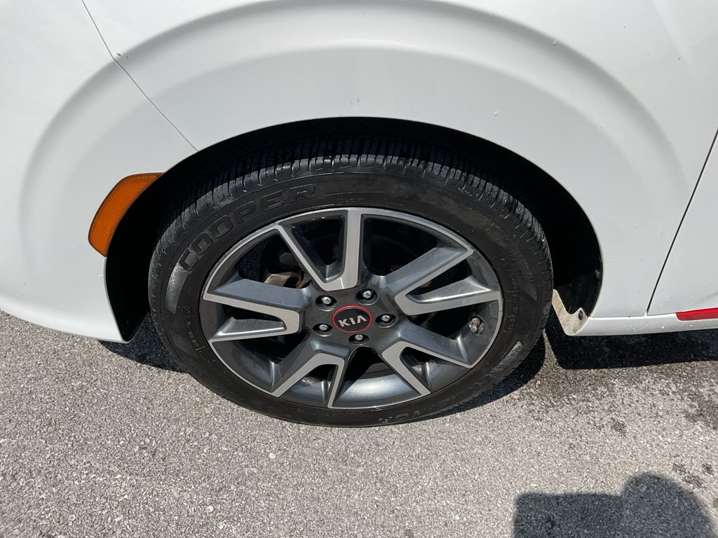 Used 2020 Clear White/Red Roof Kia GT-Line image 5