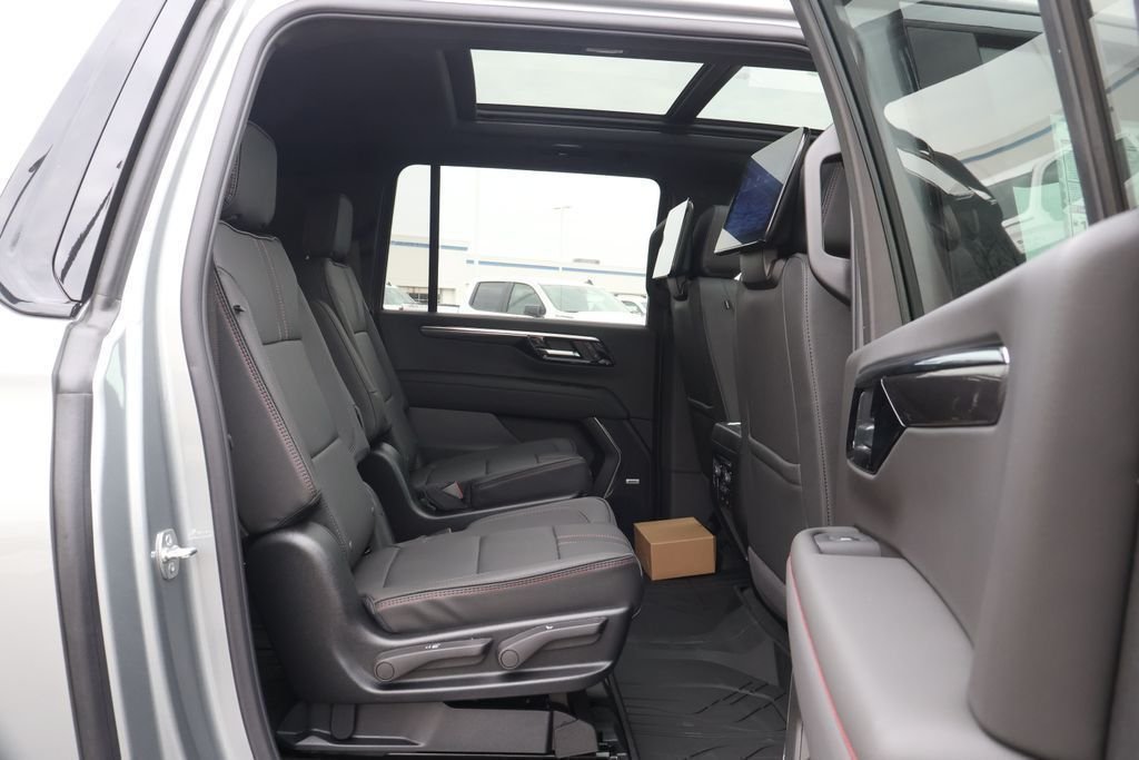 2026 Chevrolet Suburban RST - Photo 44