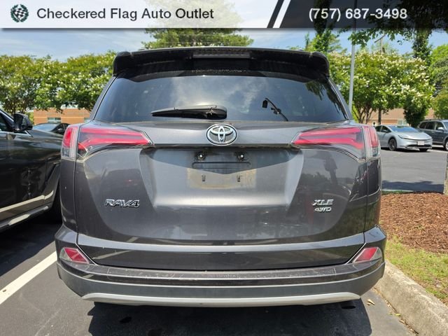 Used 2016 Magnetic Gray Metallic Toyota XLE image 5