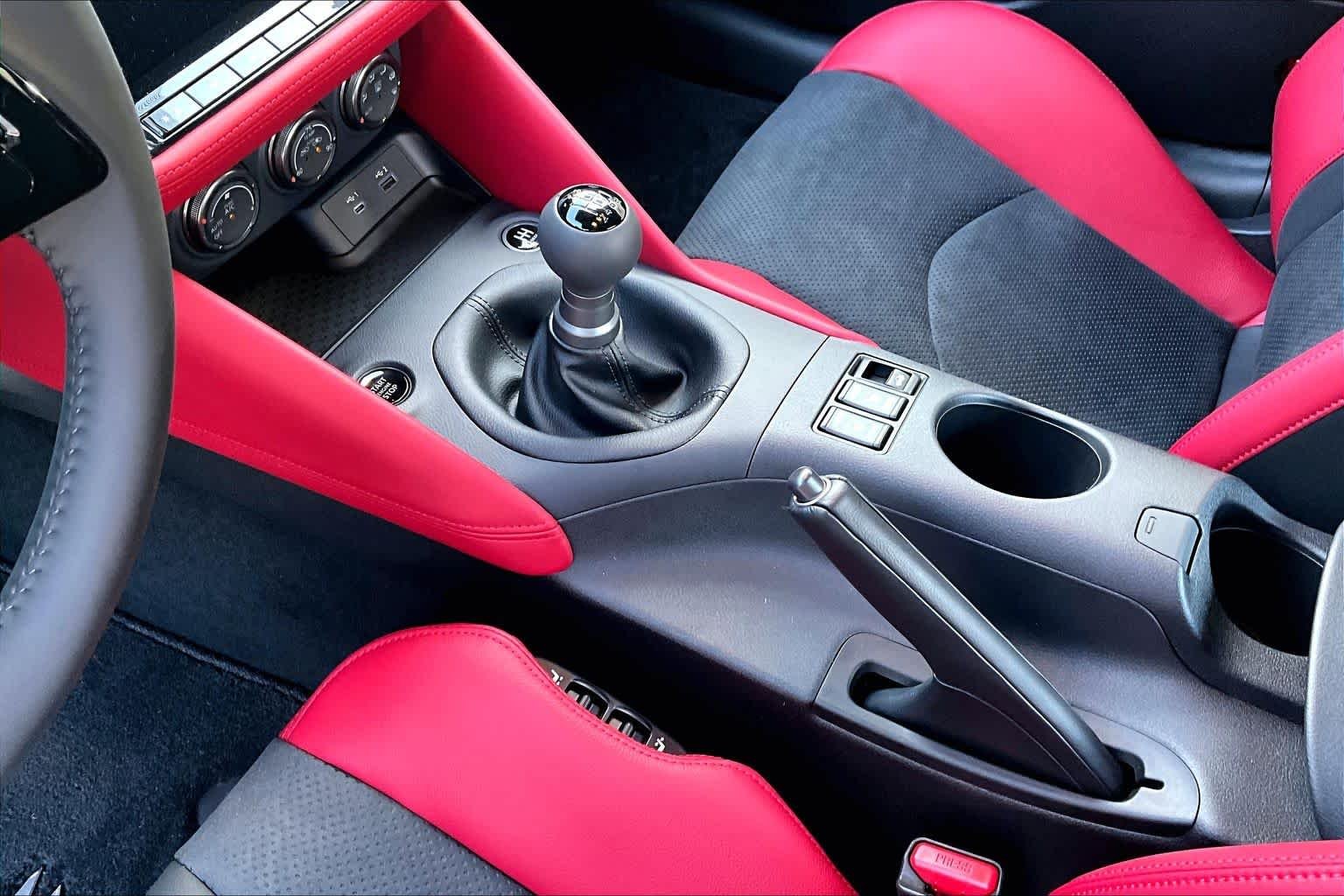 New 2026 Solid Red / Super Black Two-tone Nissan Performance image 11