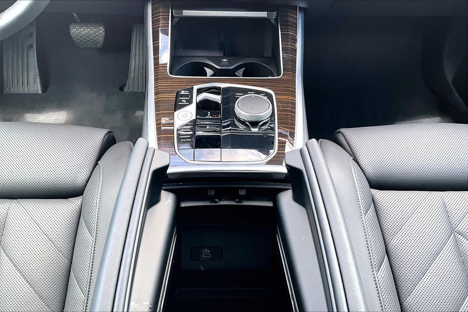 Used 2025 Skyscraper Grey Metallic BMW sDrive40i image 35