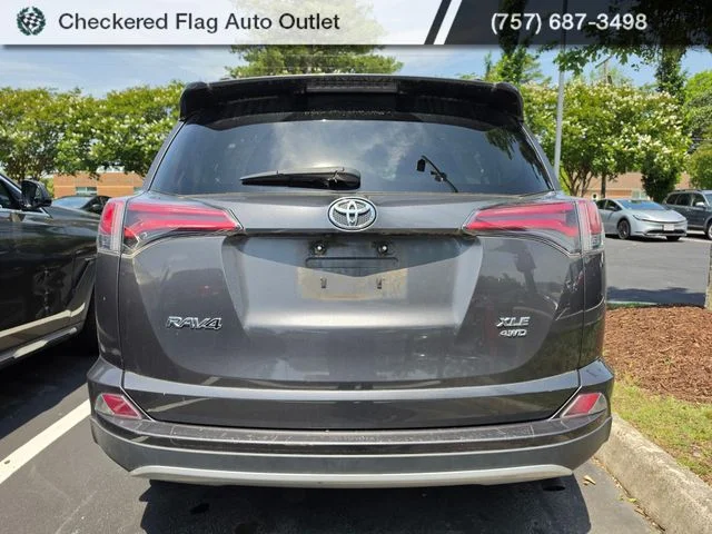 Used 2016 Magnetic Gray Metallic Toyota XLE image 5