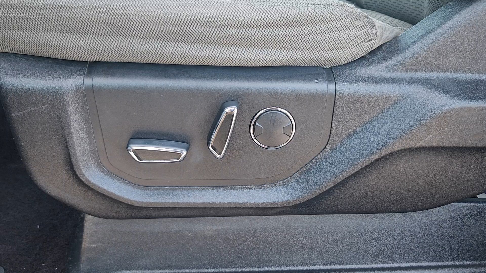 Used 2016 Blue Ford XLT image 8
