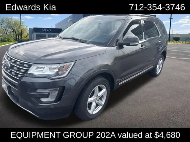 Used 2017 Gray Ford XLT image 1