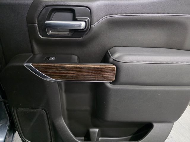Used 2022 Blue GMC Elevation image 12