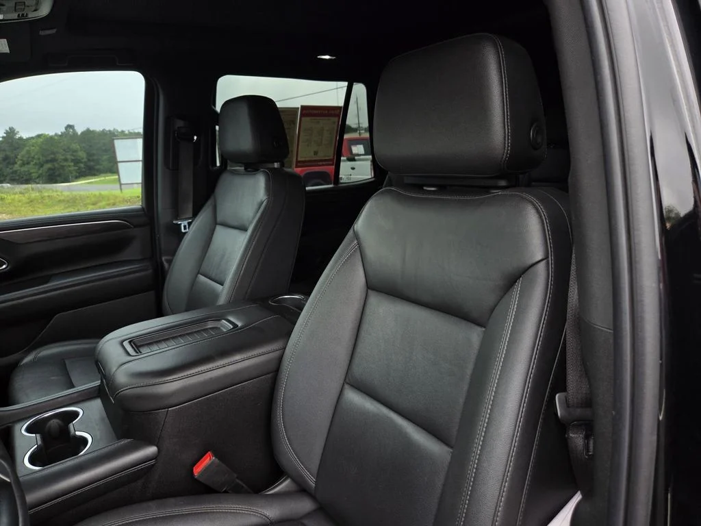 Used 2022 Black Chevrolet Z71 image 15
