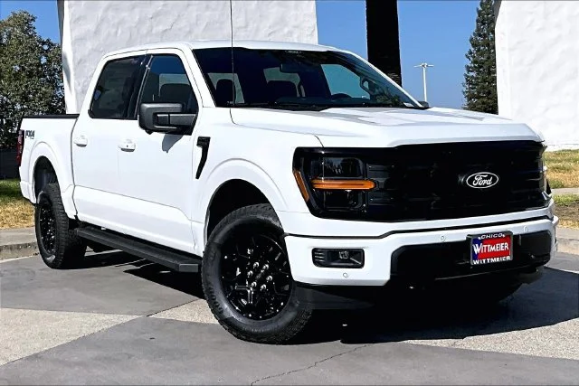 New 2026 Oxford White Ford XLT image 2