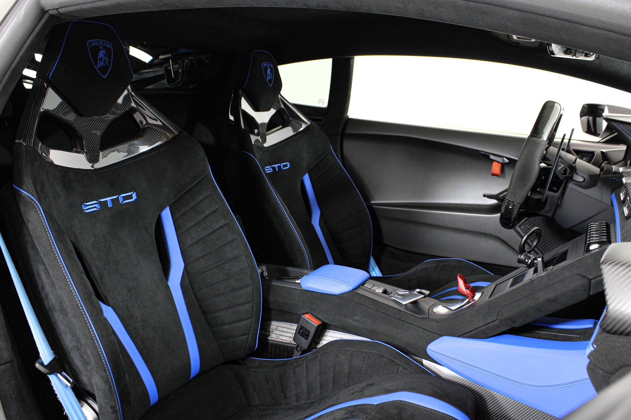 Used 2023 Gray Lamborghini  image 27