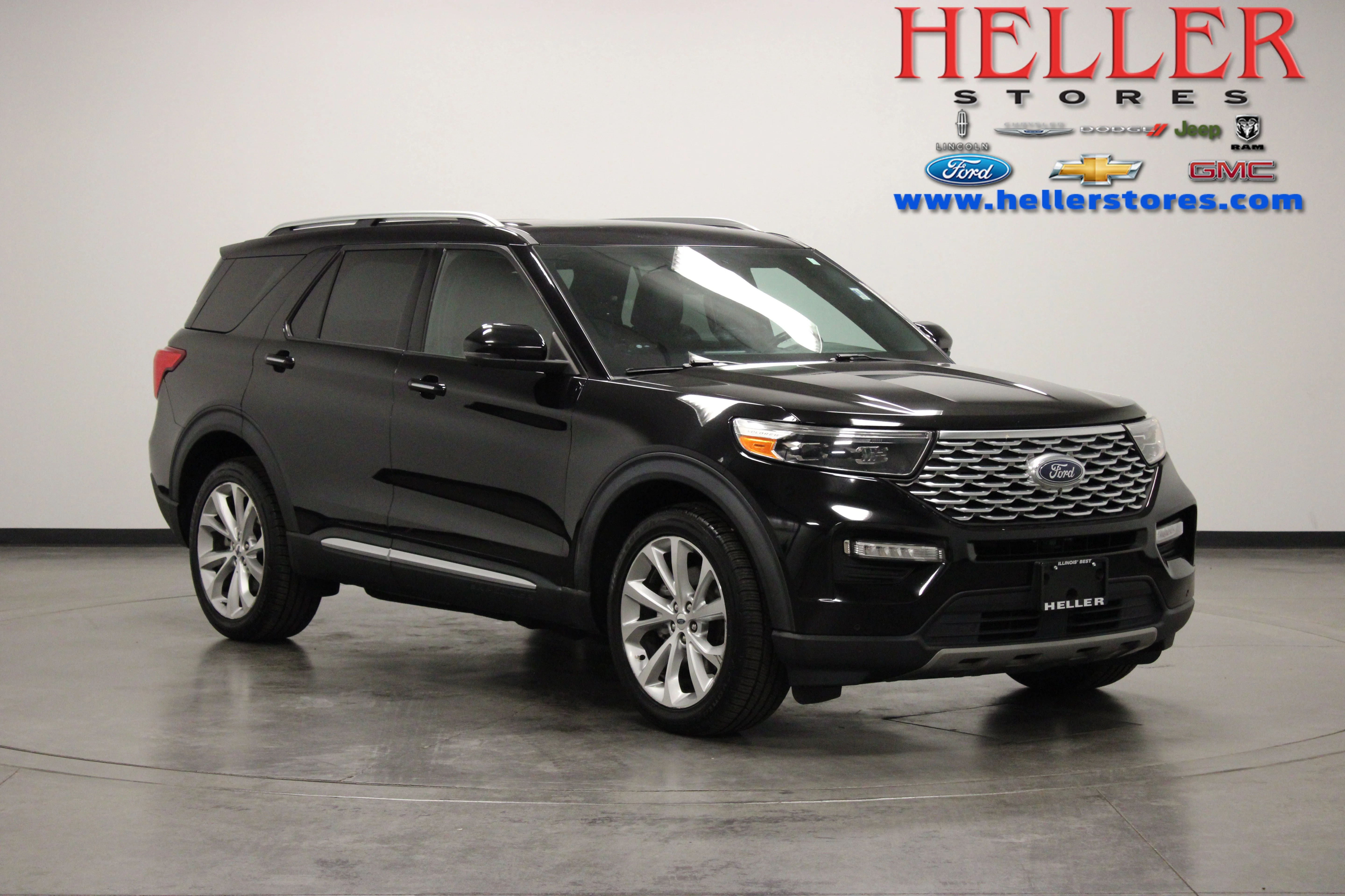 Used 2022 Agate Black Metallic Ford Platinum image 1