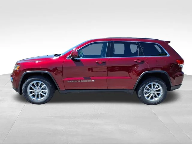 Used 2022 Red Jeep Laredo X image 4