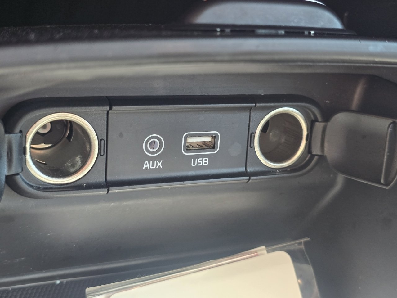 Used 2020 Silver Kia L image 22