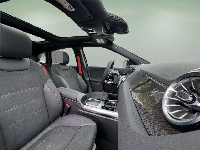2026 Mercedes-Benz GLA AMG GLA 35 - Photo 13