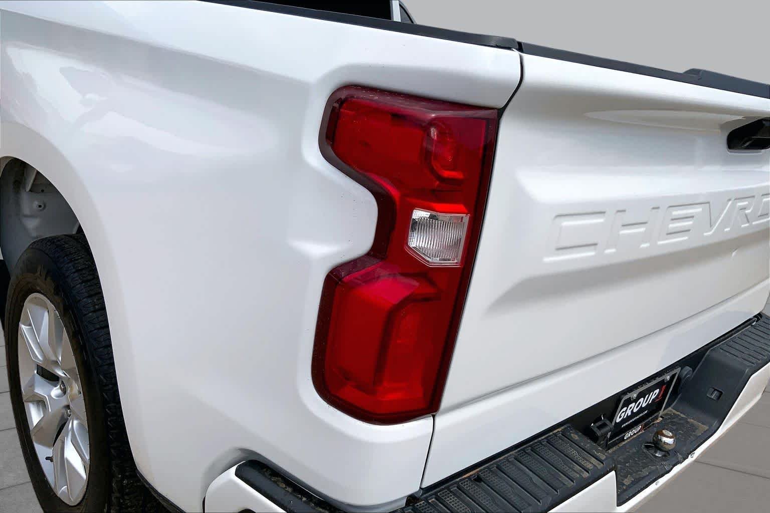 Used 2020 Summit White Chevrolet Custom image 27