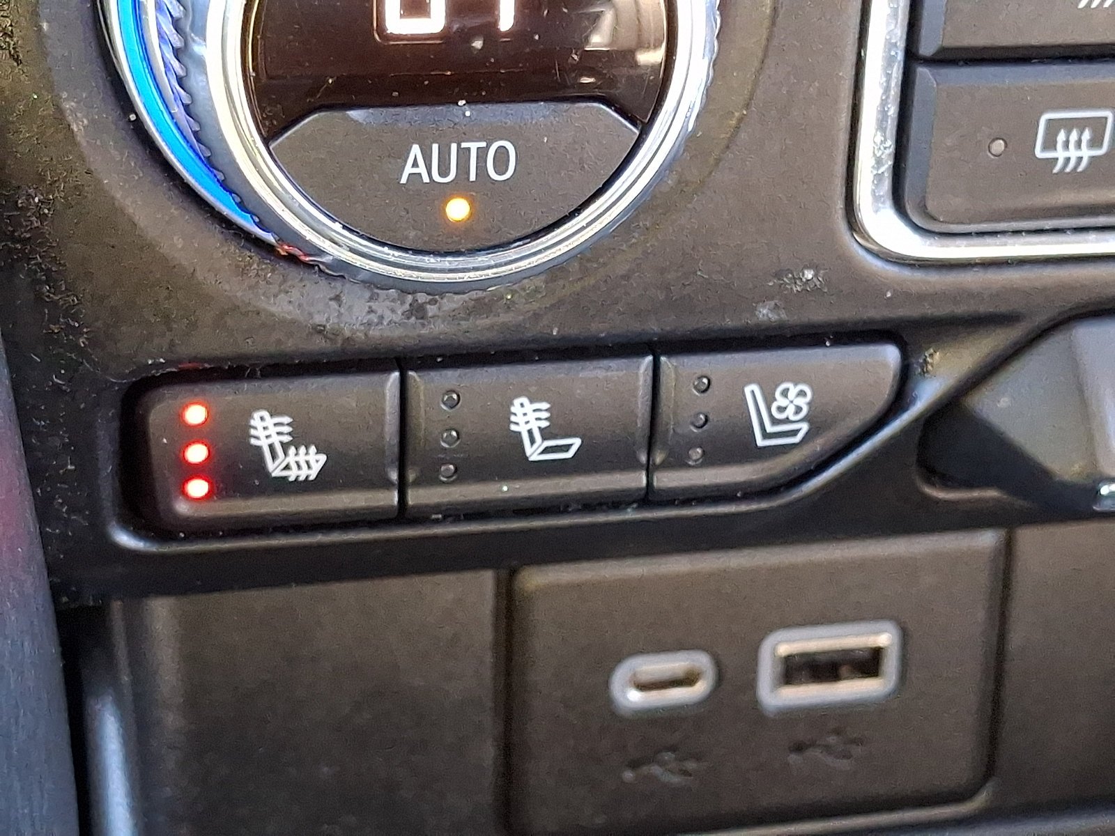 2021 GMC Yukon XL AT4 - Photo 29