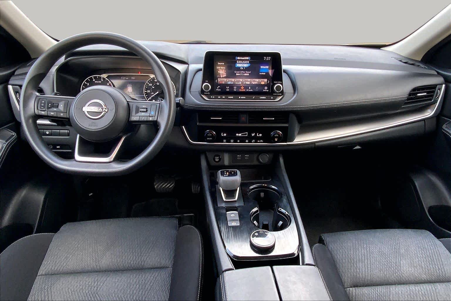 2024 Nissan Rogue SV - Photo 15