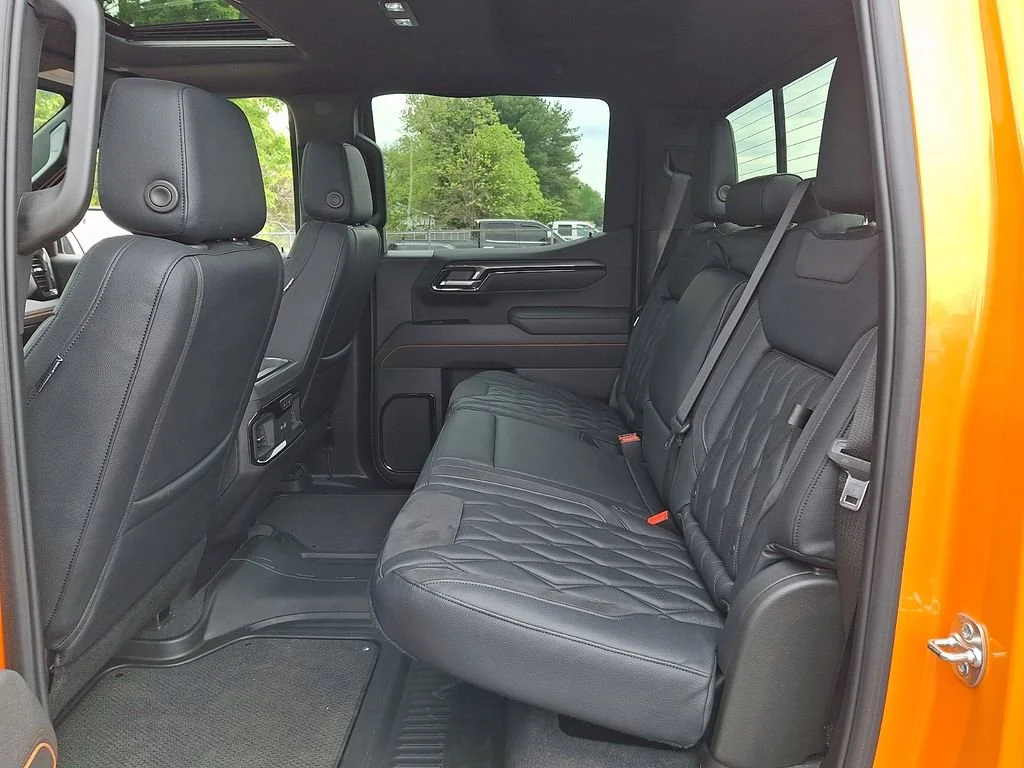 Used 2025 Onyx Black GMC AT4 image 10
