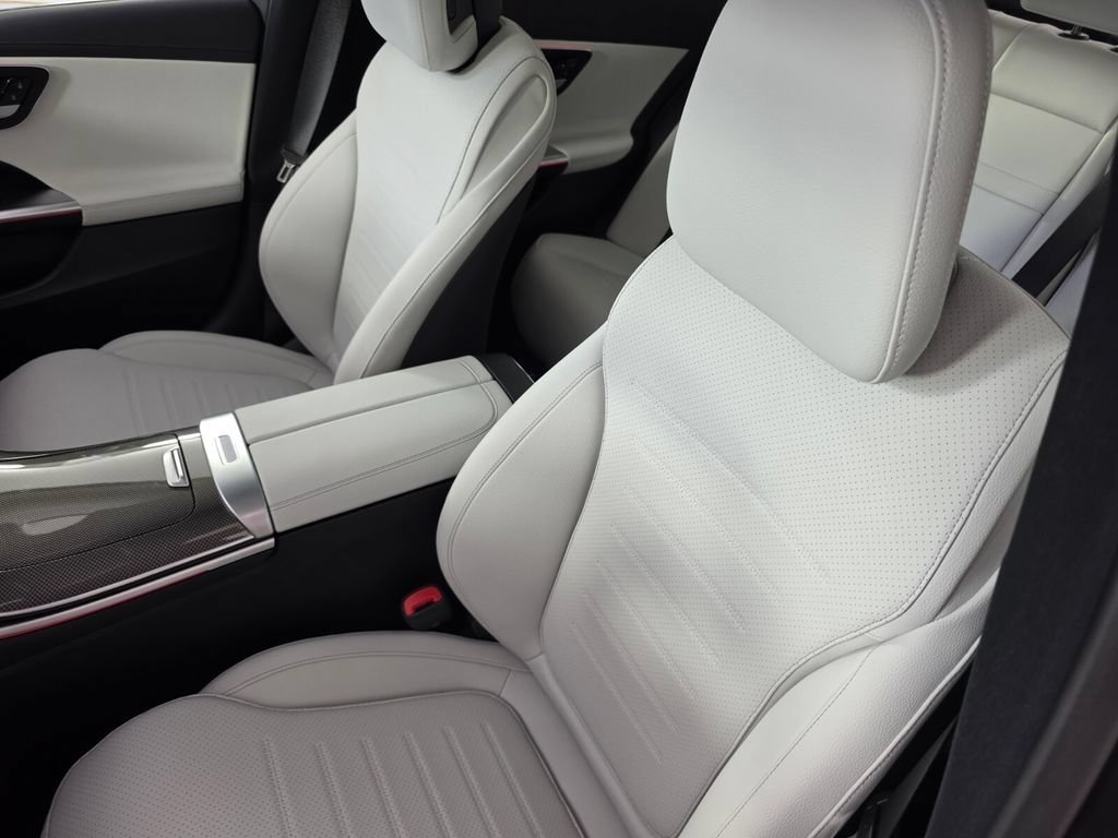 New 2026 MANUFAKTUR exclusive graphite grey magno Mercedes-Benz C 300 image 24