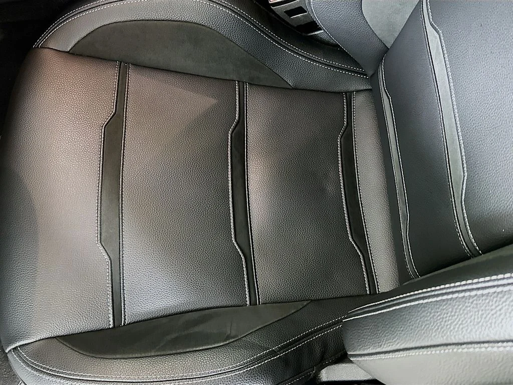 Used 2022 White Mercedes-Benz Base image 18