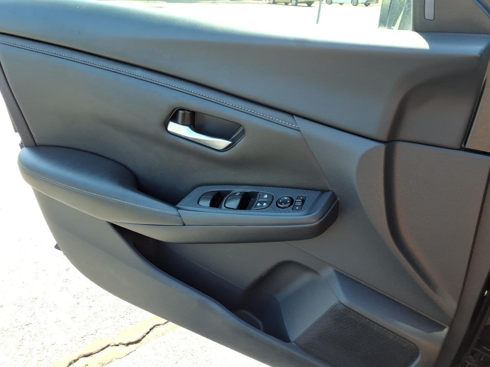 Used 2025 Super Black Nissan SV image 26