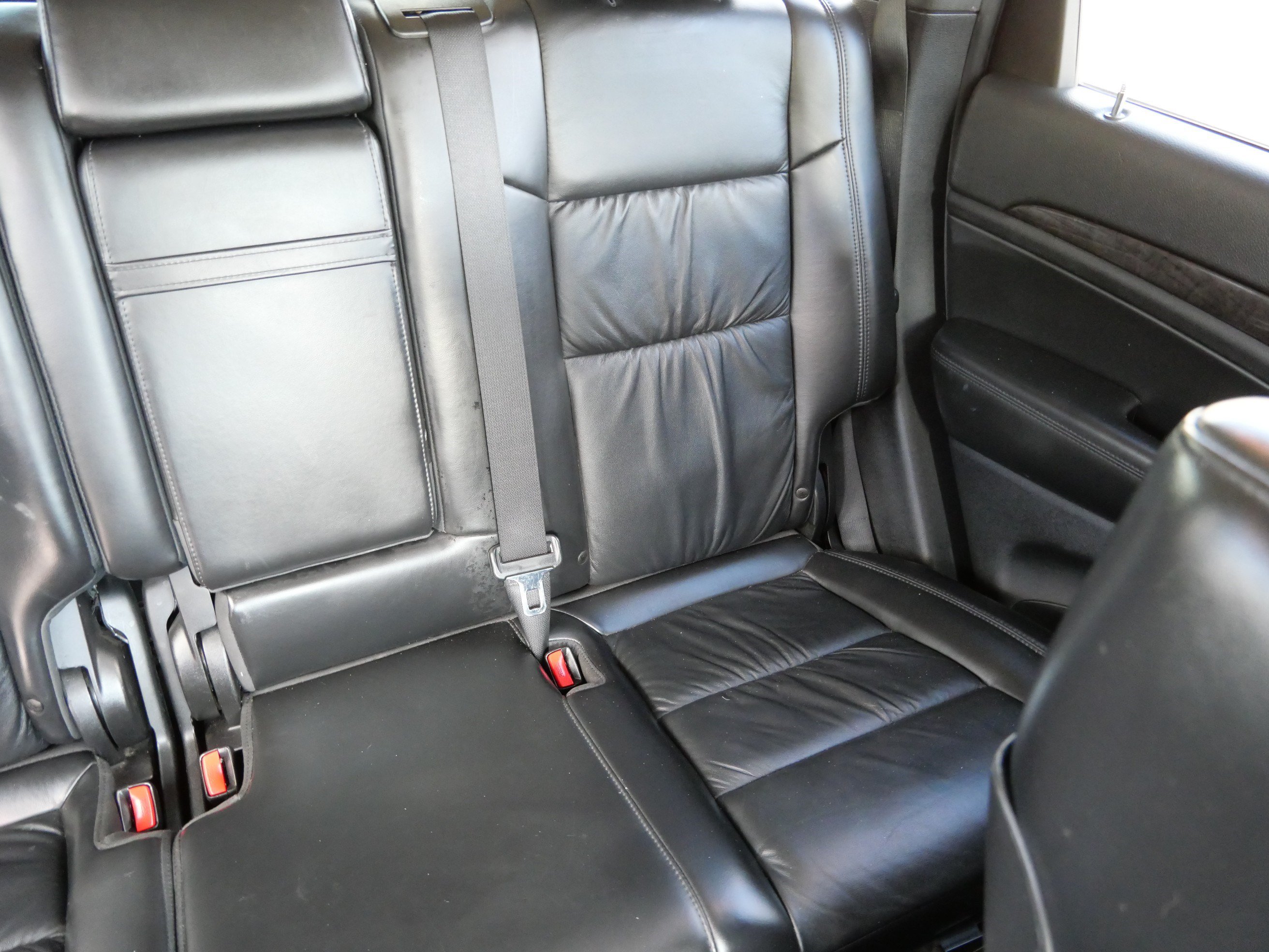 Used 2011 Brilliant Black Crystal Pearl Jeep Laredo image 15