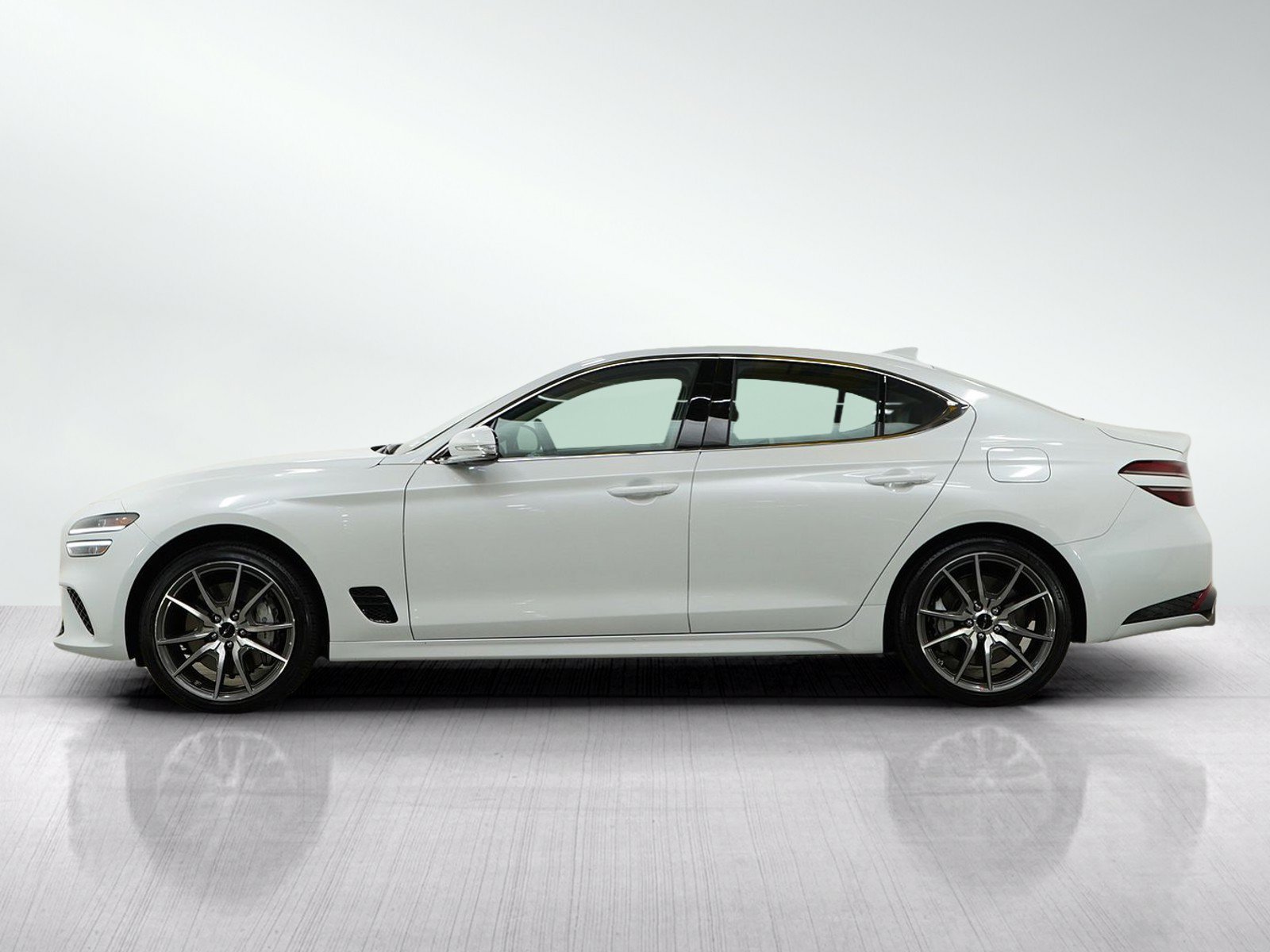 Used 2026 Uyuni White Genesis 2.5T AWD image 2