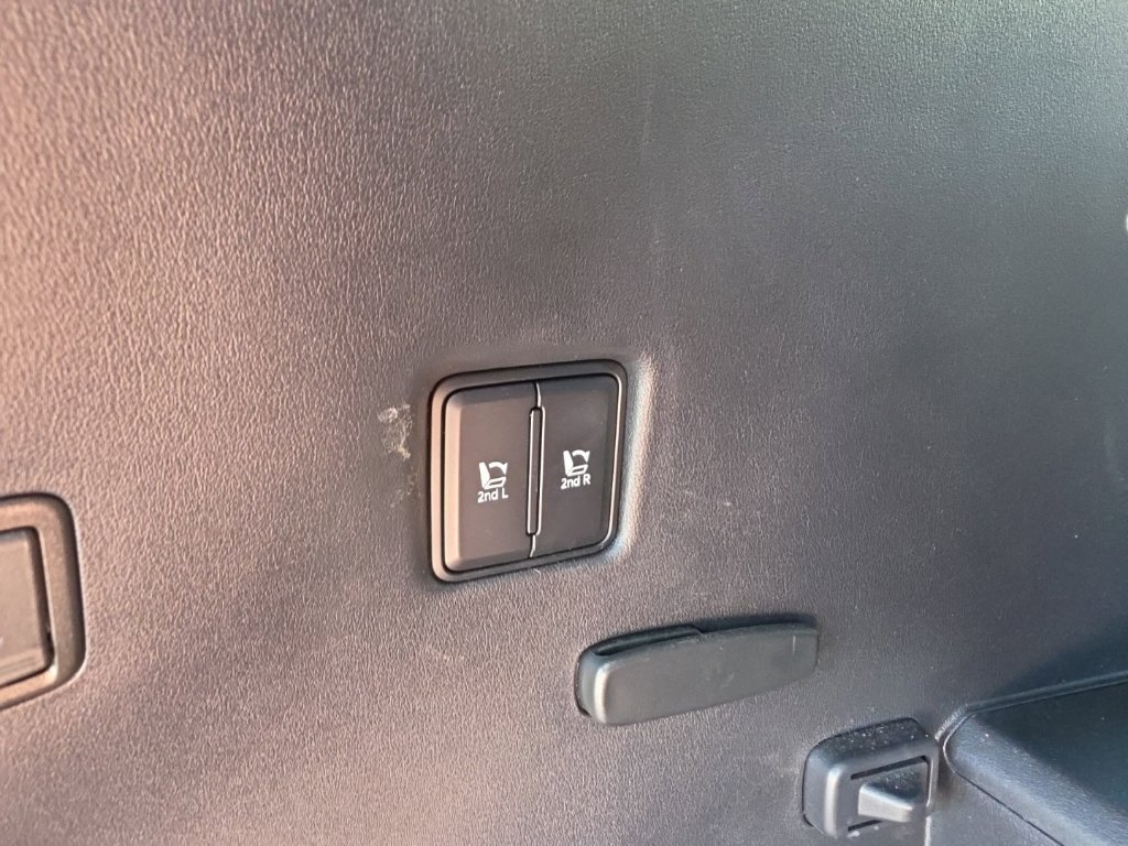 Used 2027 Black Kia SX image 16