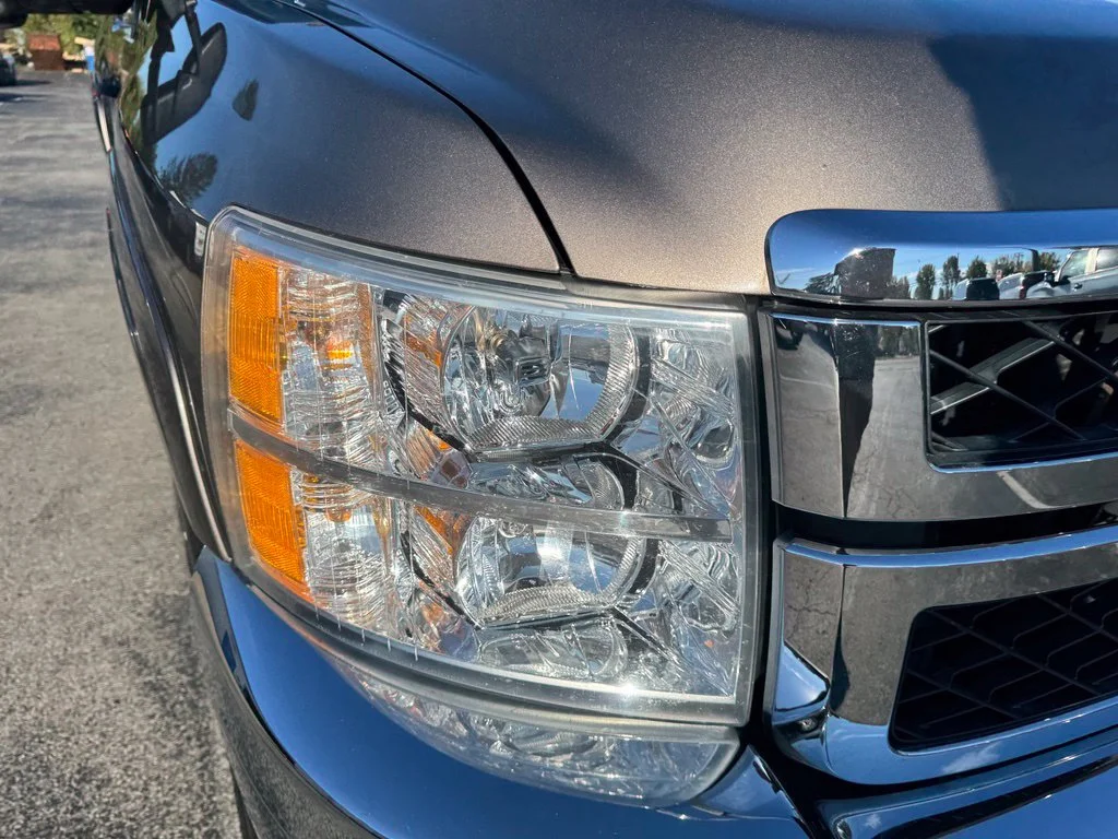 Used 2013 Gray Chevrolet LT image 40