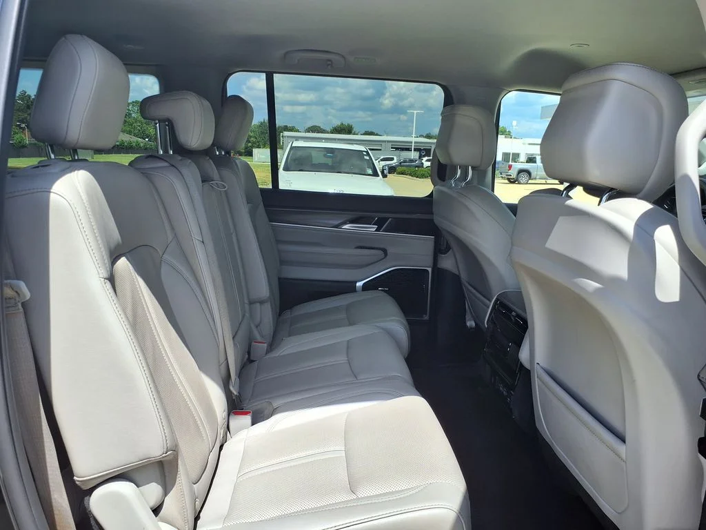 Used 2024 Black Jeep Series II image 25