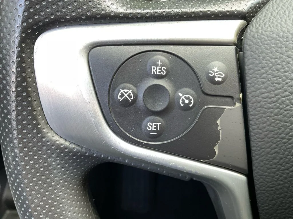 Used 2022 Black GMC SLE image 35