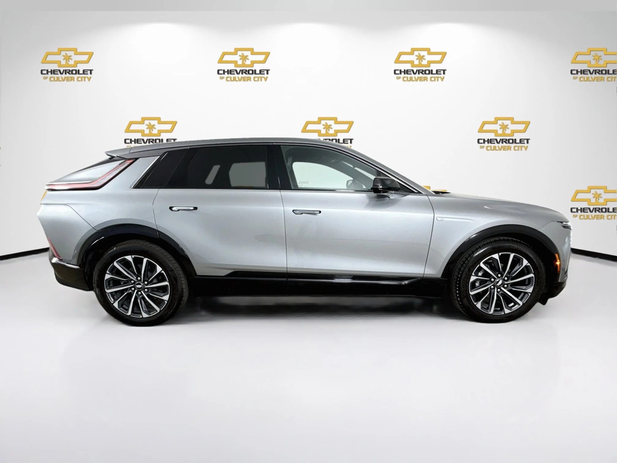 Used 2024 Argent Silver Metallic Cadillac Sport 2 image 9